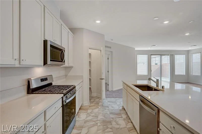 10198 Eden Mountain, Las Vegas, NV 89141
