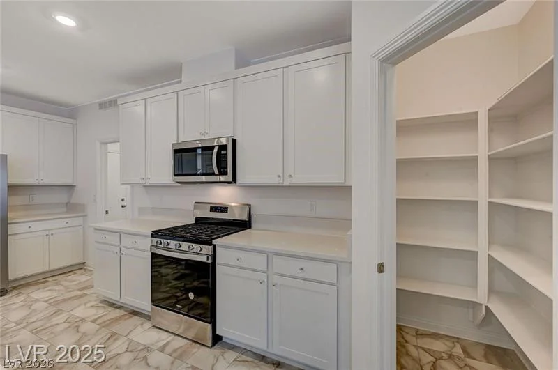 10198 Eden Mountain, Las Vegas, NV 89141