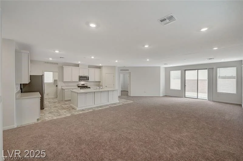 10198 Eden Mountain, Las Vegas, NV 89141