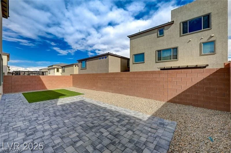 10198 Eden Mountain, Las Vegas, NV 89141