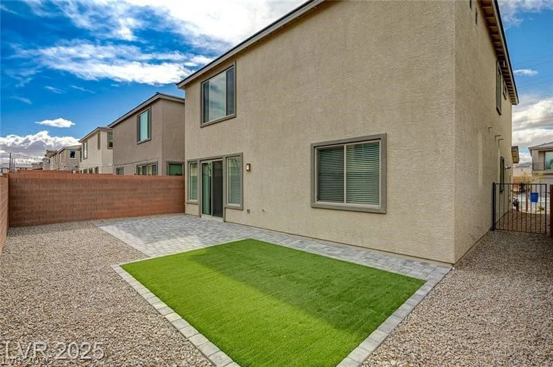 10198 Eden Mountain, Las Vegas, NV 89141