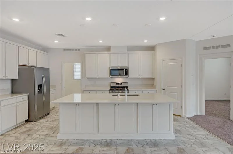10198 Eden Mountain, Las Vegas, NV 89141