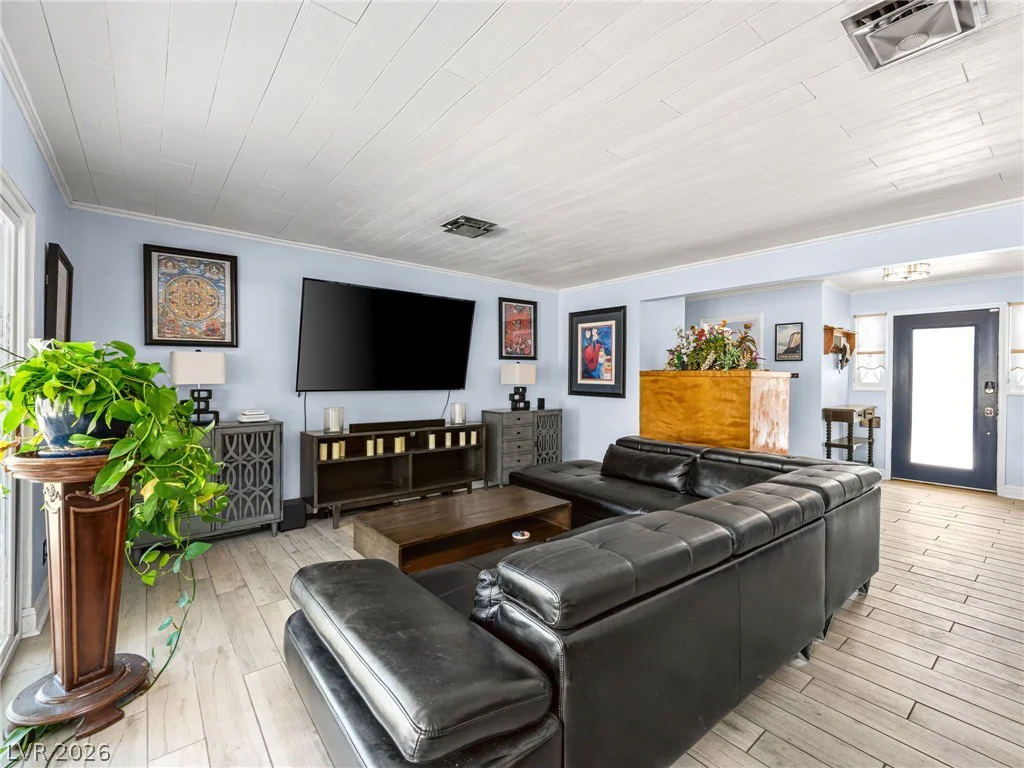 521 Sweeney, Las Vegas, NV 89104