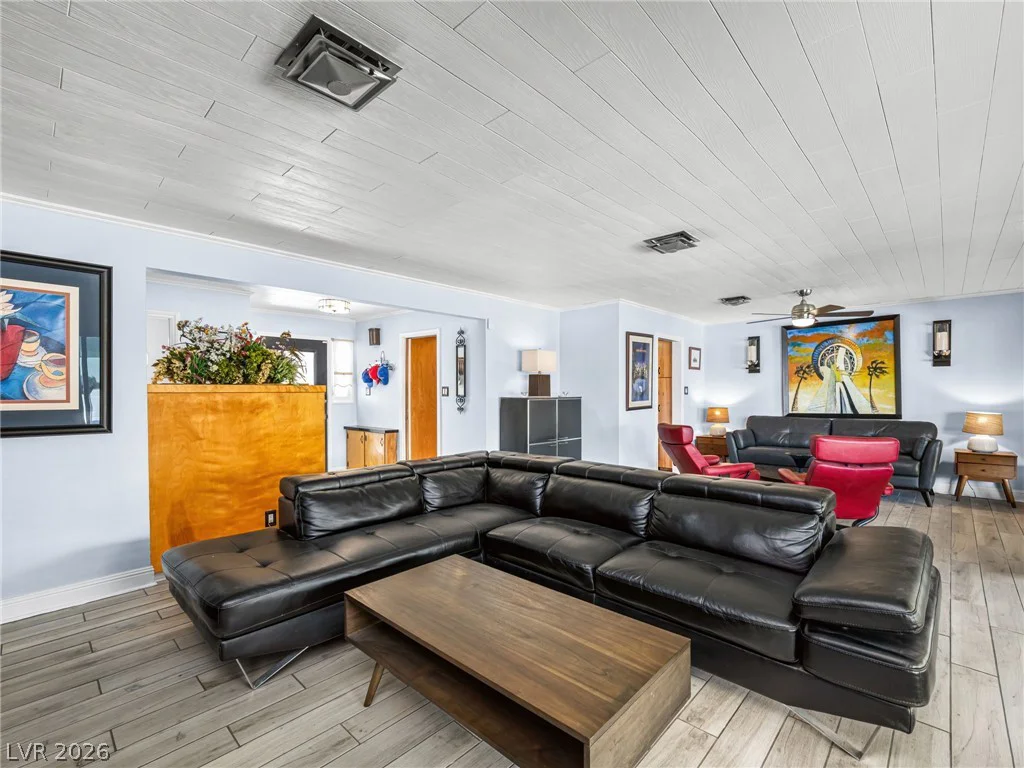 521 Sweeney, Las Vegas, NV 89104