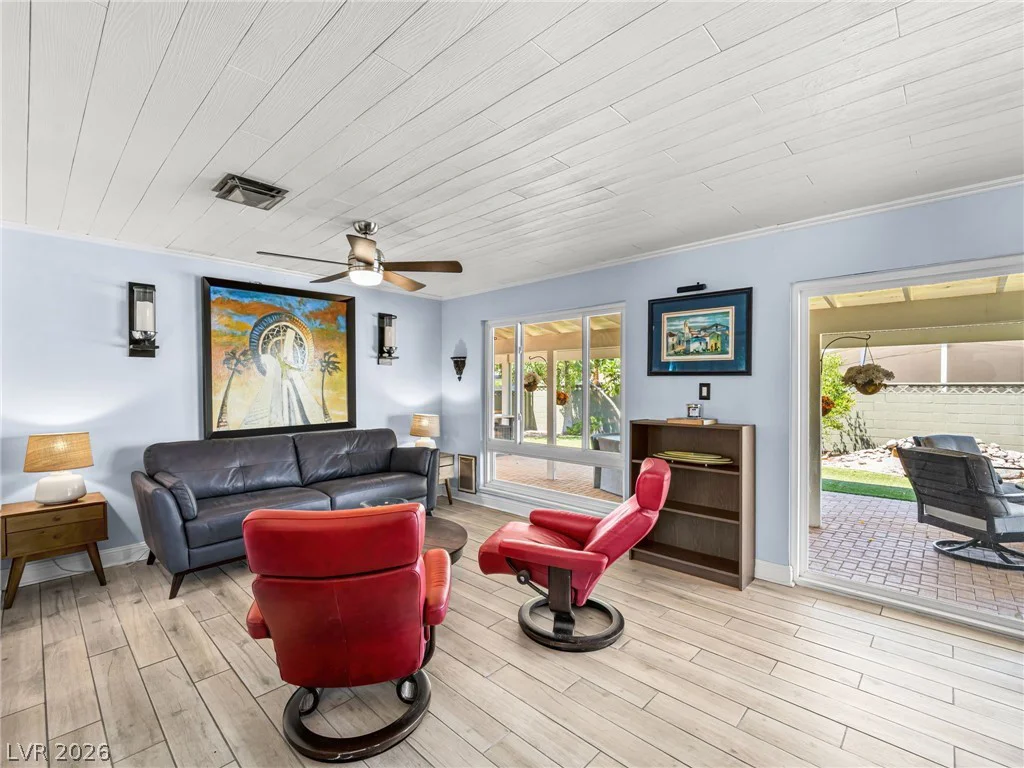 521 Sweeney, Las Vegas, NV 89104