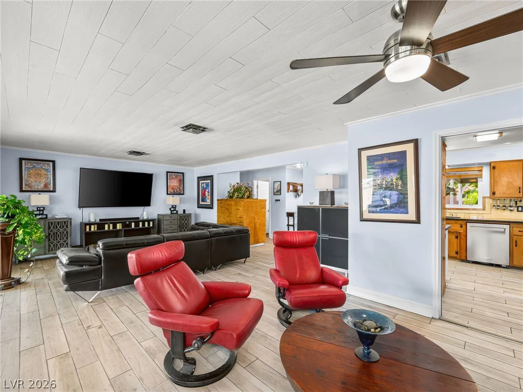521 Sweeney, Las Vegas, NV 89104
