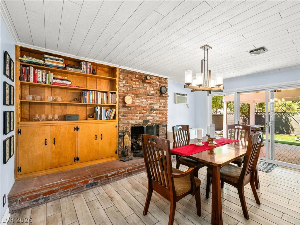 521 Sweeney, Las Vegas, NV 89104