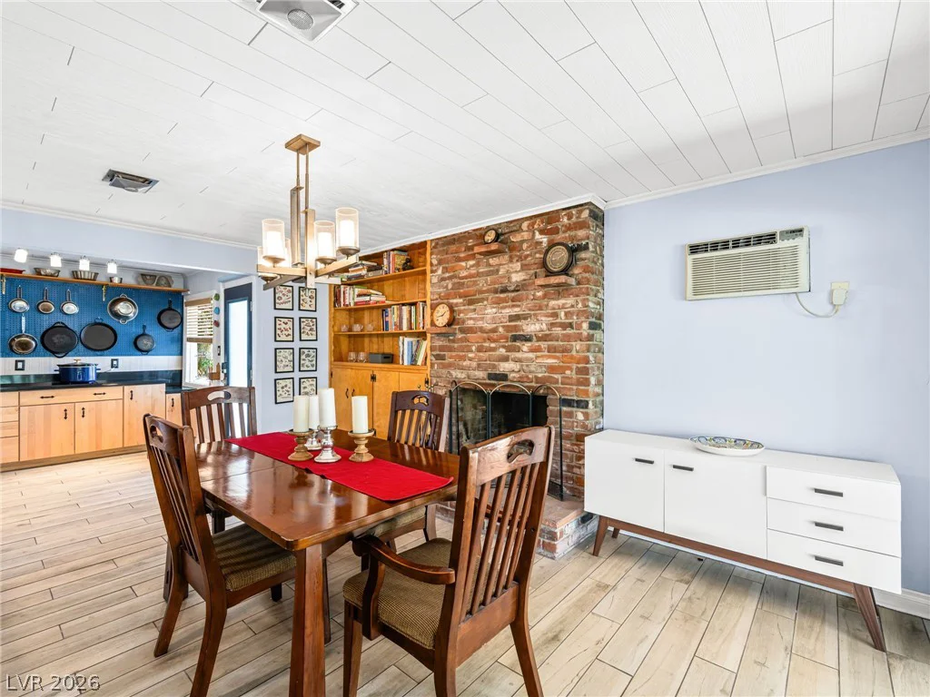 521 Sweeney, Las Vegas, NV 89104