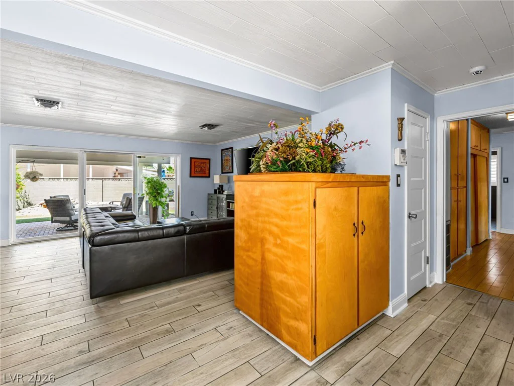 521 Sweeney, Las Vegas, NV 89104