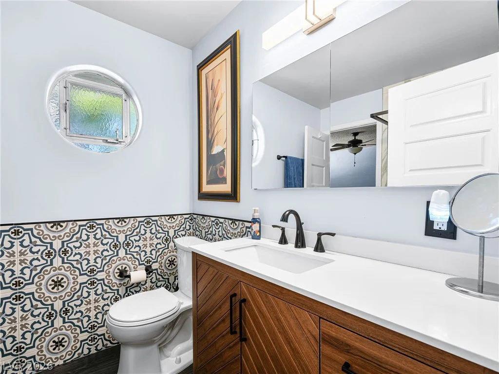 521 Sweeney, Las Vegas, NV 89104