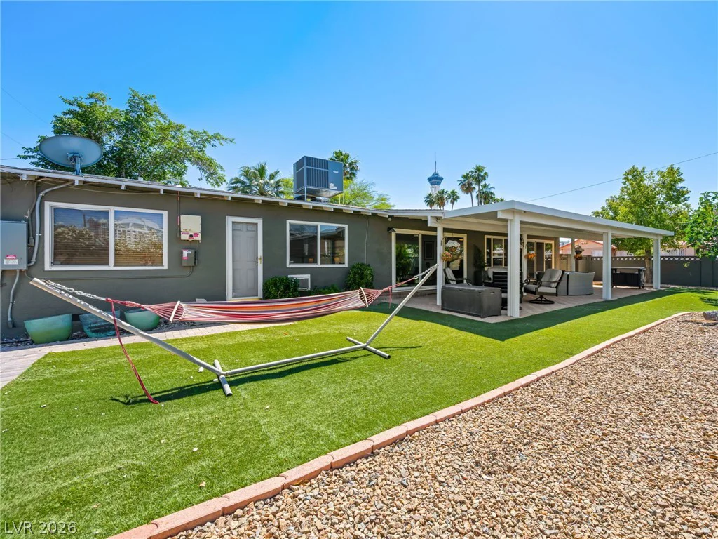 521 Sweeney, Las Vegas, NV 89104