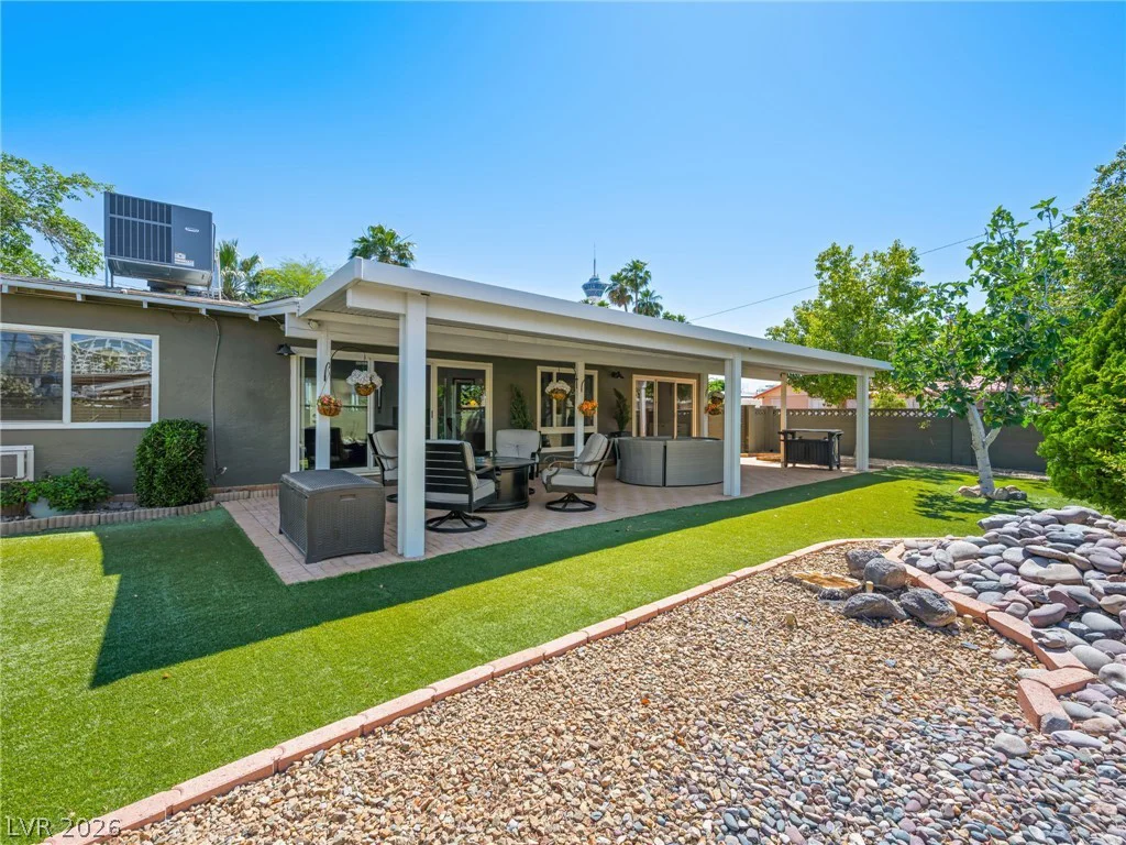 521 Sweeney, Las Vegas, NV 89104