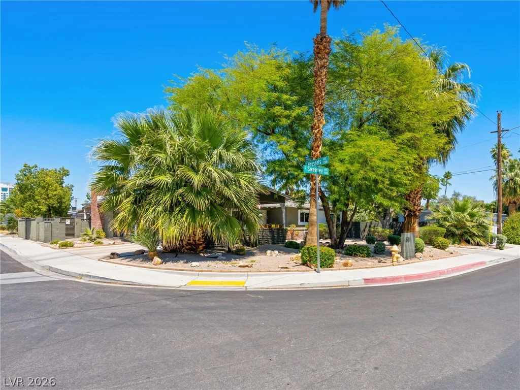 521 Sweeney, Las Vegas, NV 89104