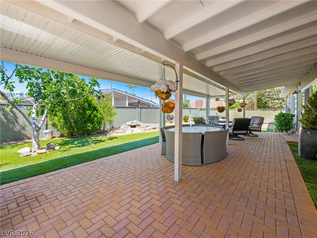521 Sweeney, Las Vegas, NV 89104