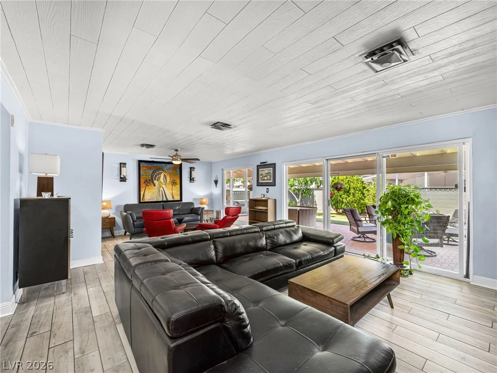 521 Sweeney, Las Vegas, NV 89104