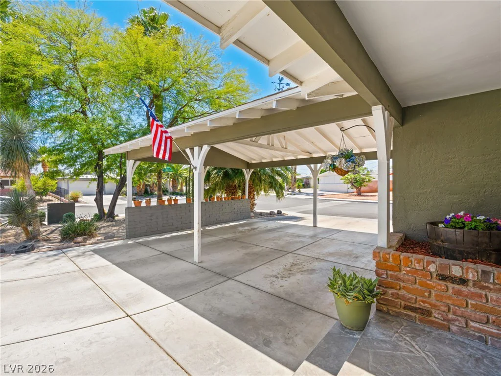 521 Sweeney, Las Vegas, NV 89104