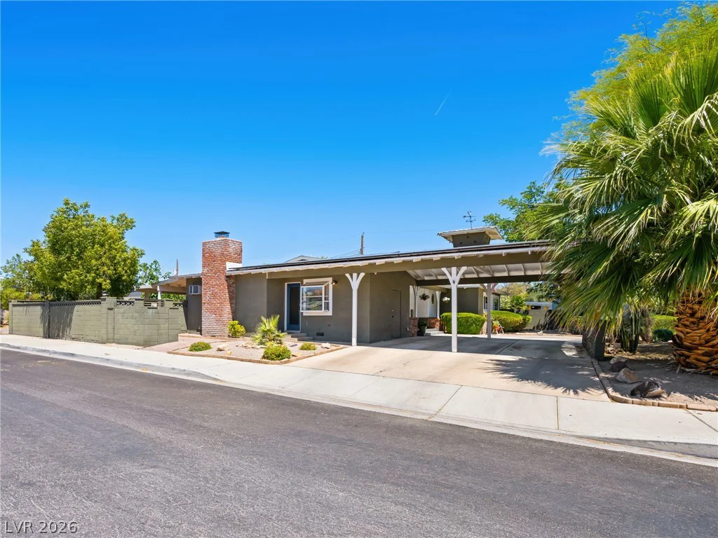 521 Sweeney, Las Vegas, NV 89104