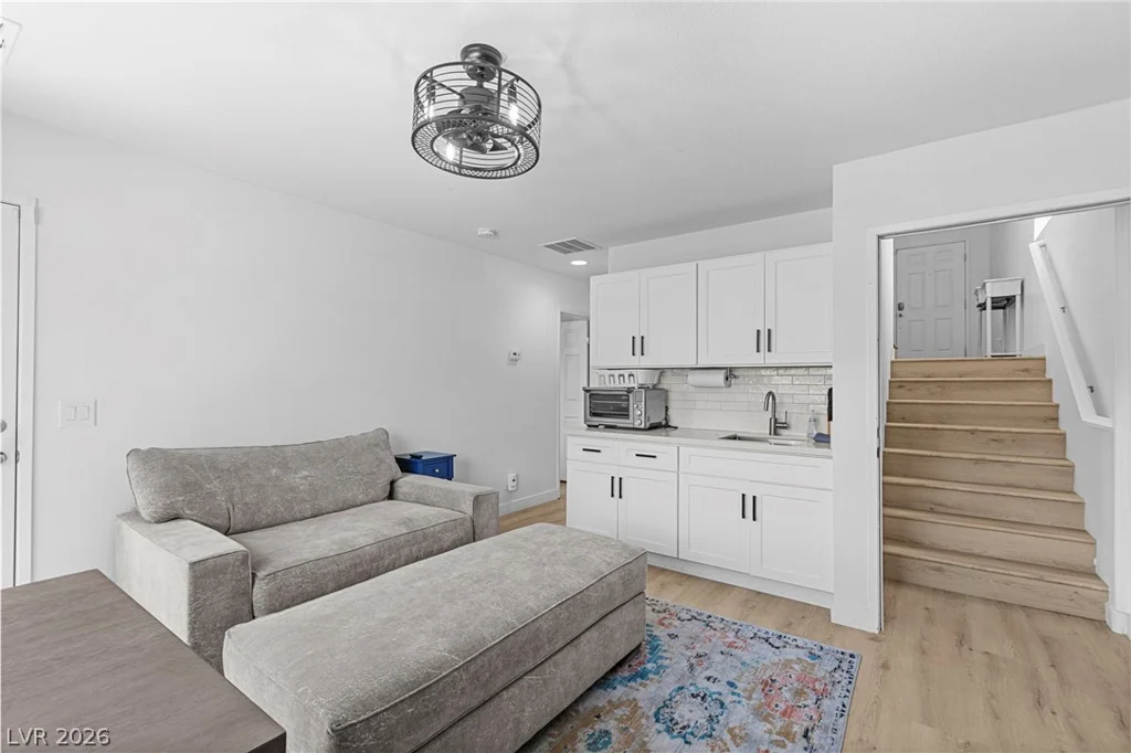 7250 Sterling Rock, Las Vegas, NV 89178