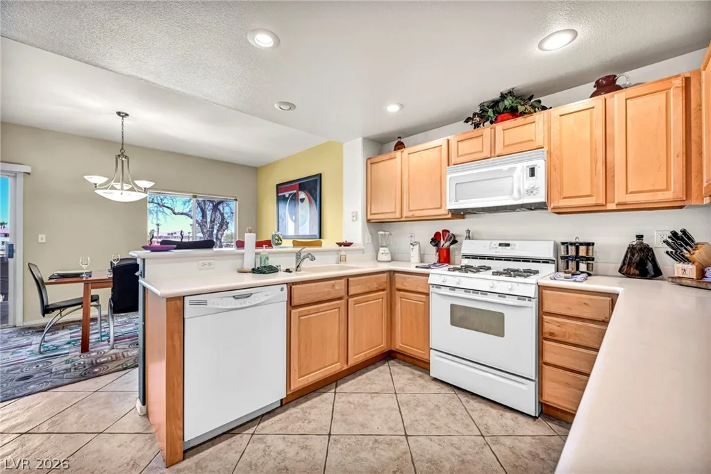 10730 Amber Ridge, Las Vegas, NV 89144
