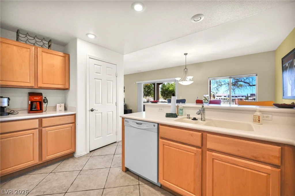 10730 Amber Ridge, Las Vegas, NV 89144