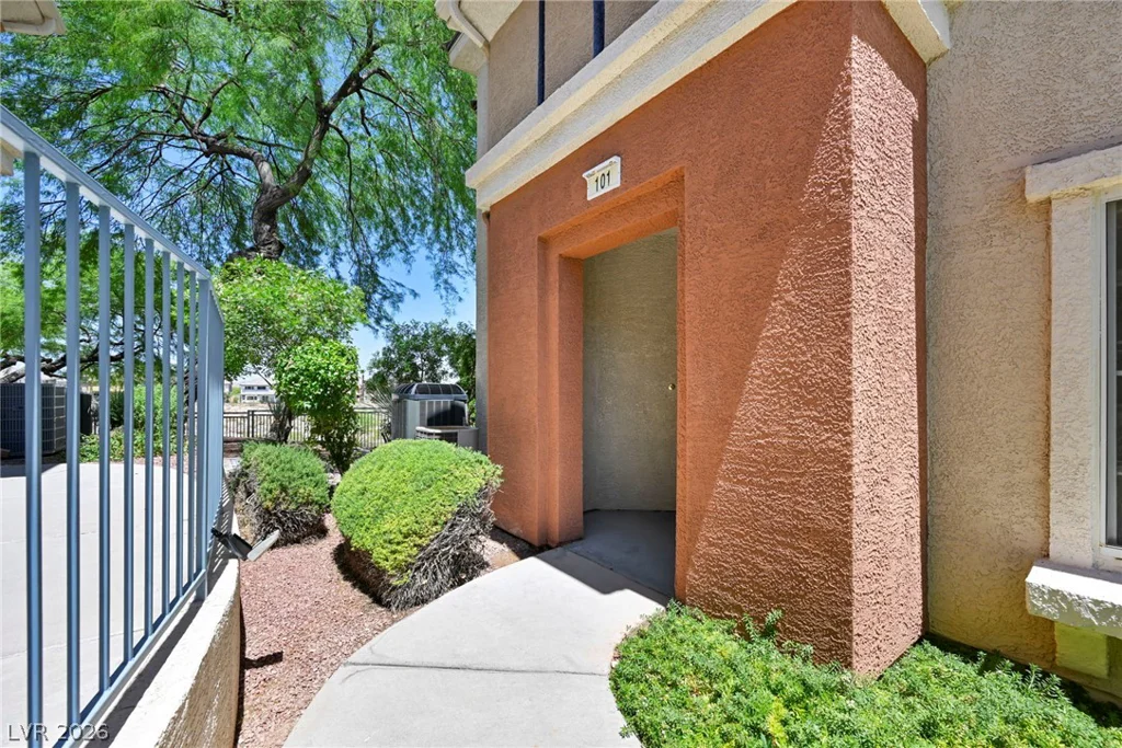 10730 Amber Ridge, Las Vegas, NV 89144