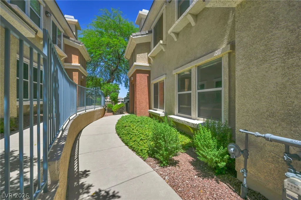 10730 Amber Ridge, Las Vegas, NV 89144