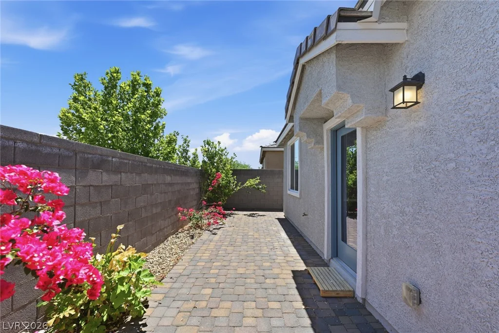 3706 Neblina, Henderson, NV 89052