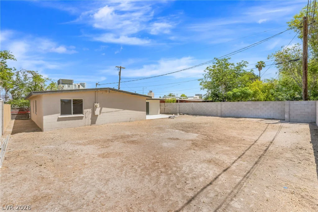 3504 Chevy Chase, Las Vegas, NV 89110