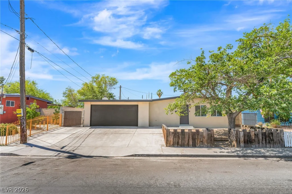 3504 Chevy Chase, Las Vegas, NV 89110