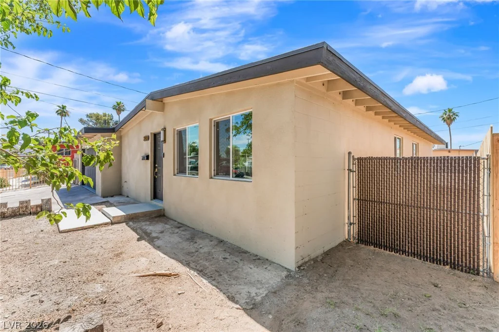 3504 Chevy Chase, Las Vegas, NV 89110