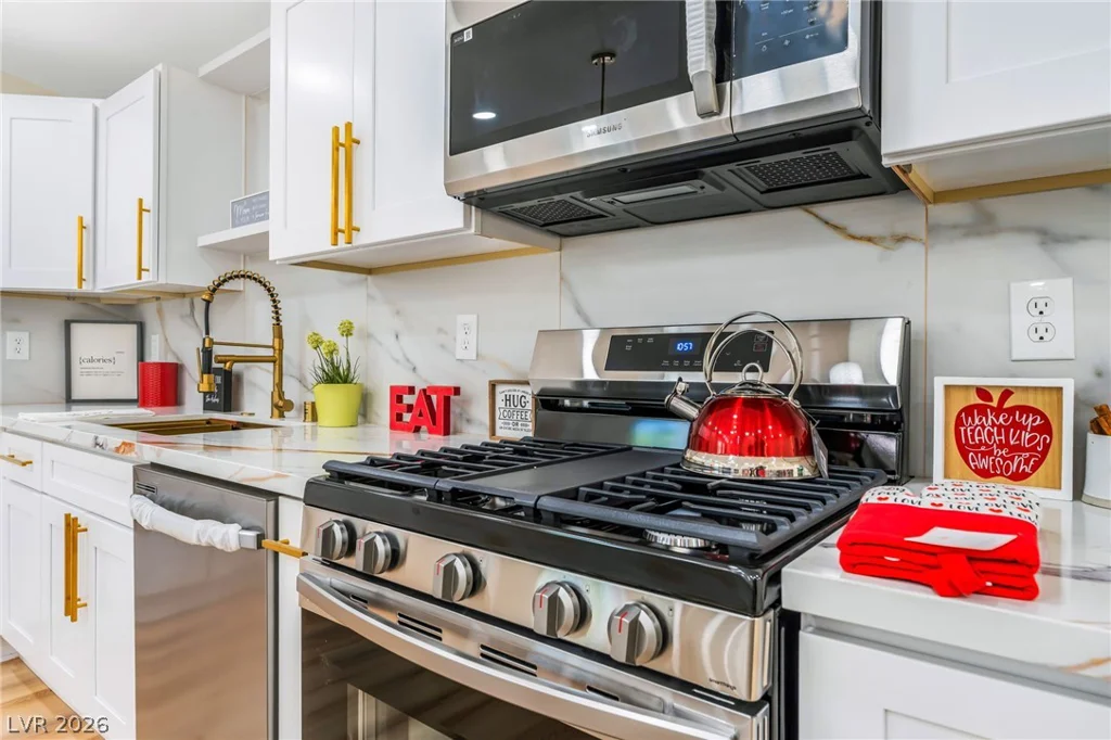 3504 Chevy Chase, Las Vegas, NV 89110