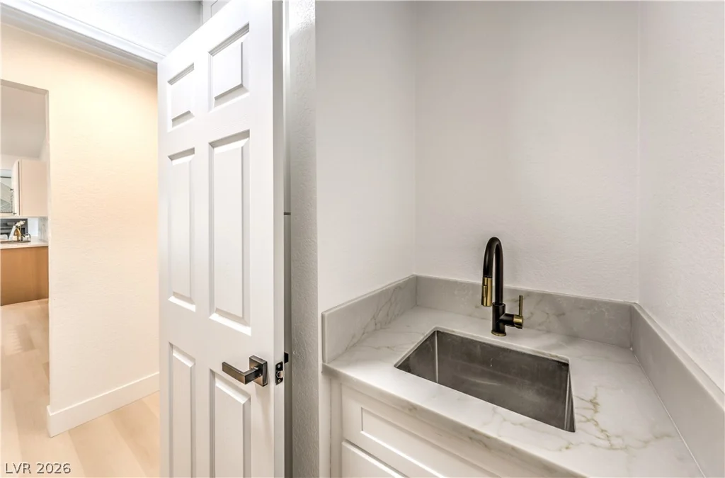 5001 Pacific Grove, Las Vegas, NV 89130