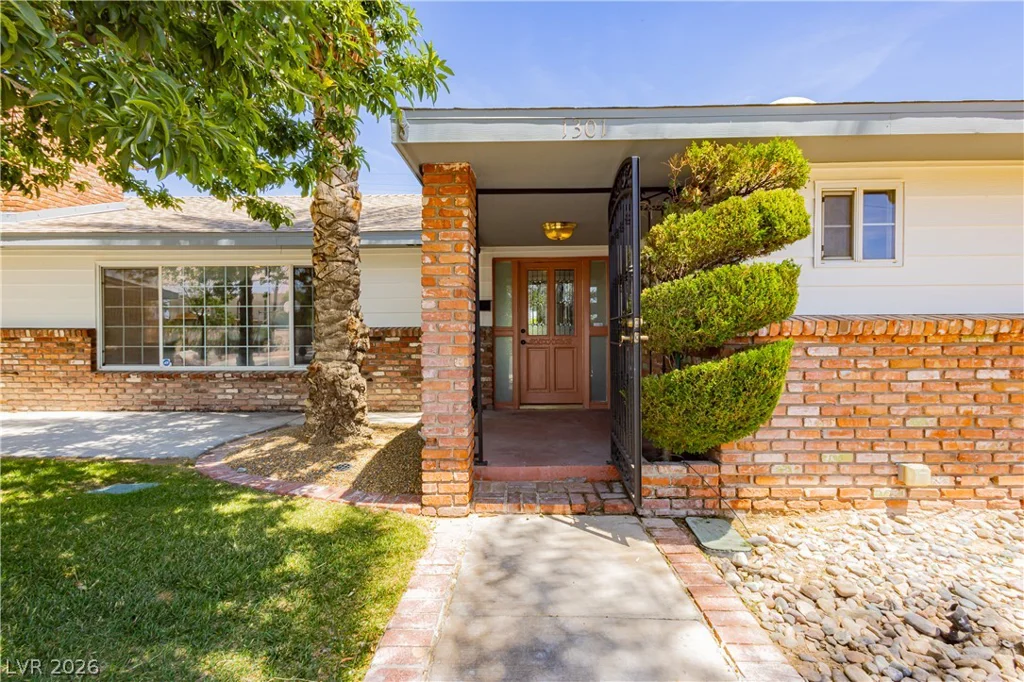 1301 Canosa, Las Vegas, NV 89104