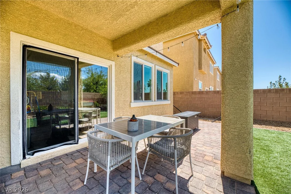 5631 Weeping Wall, North Las Vegas, NV 89031