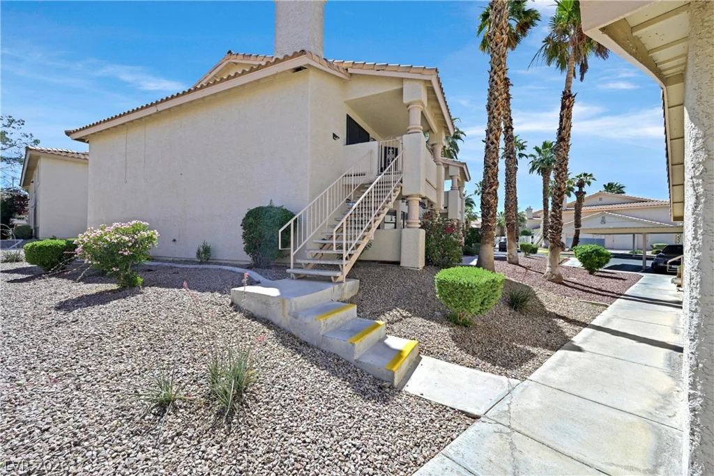 1008 Falconhead, Las Vegas, NV 89128