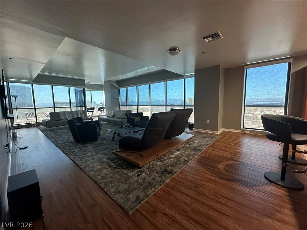 4575 Dean Martin, Las Vegas, NV 89103