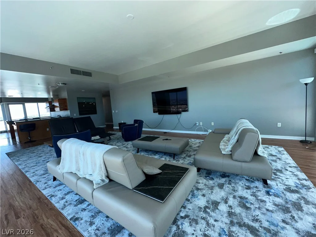 4575 Dean Martin, Las Vegas, NV 89103