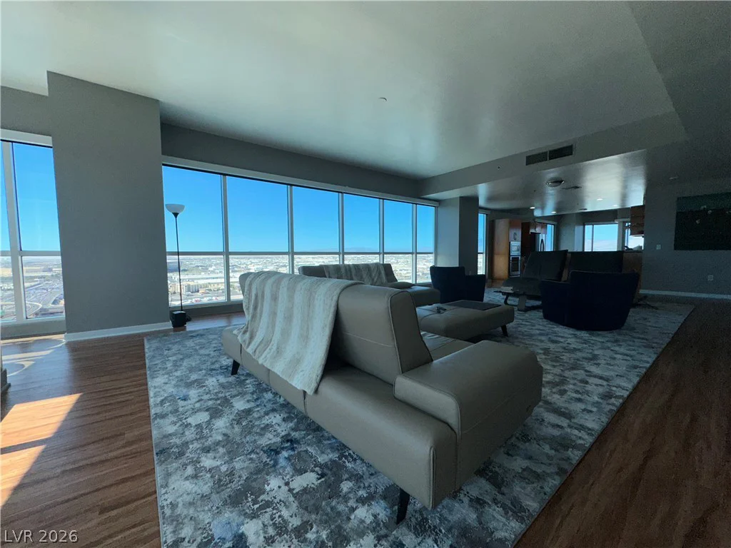 4575 Dean Martin, Las Vegas, NV 89103