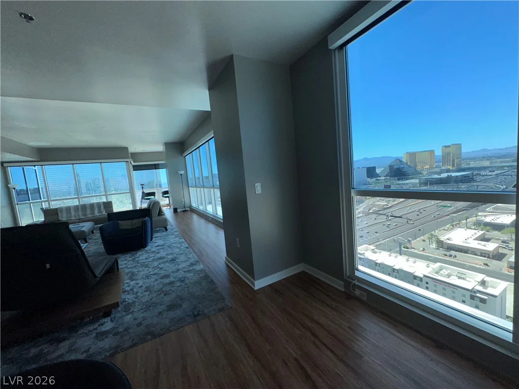 4575 Dean Martin, Las Vegas, NV 89103