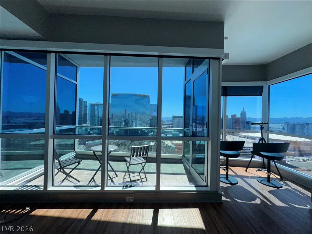 4575 Dean Martin, Las Vegas, NV 89103