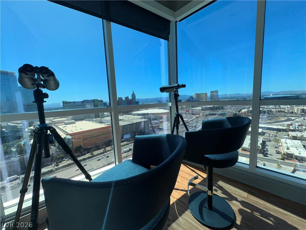 4575 Dean Martin, Las Vegas, NV 89103