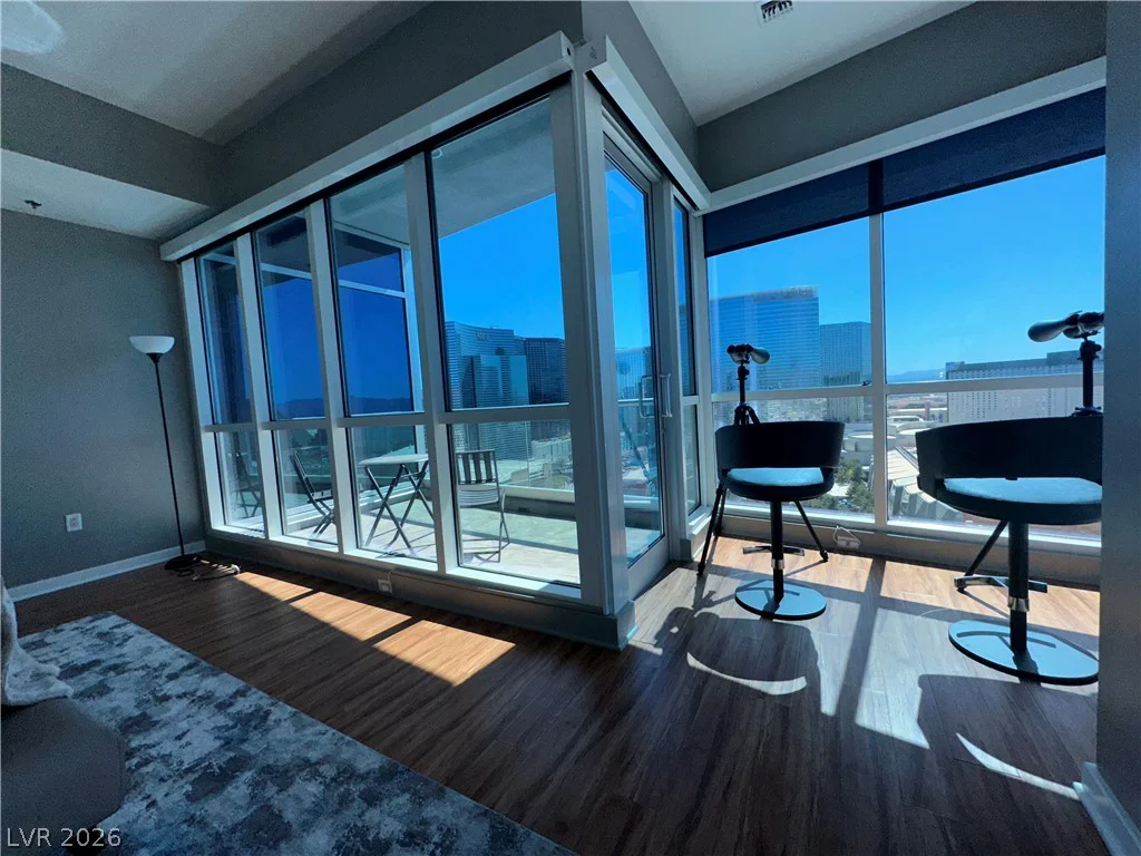 4575 Dean Martin, Las Vegas, NV 89103
