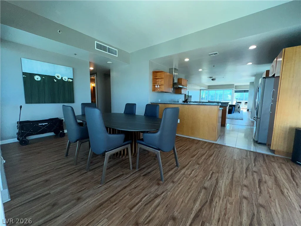 4575 Dean Martin, Las Vegas, NV 89103