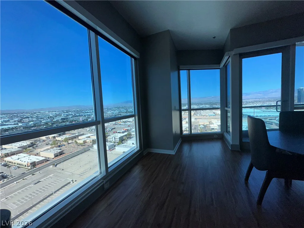 4575 Dean Martin, Las Vegas, NV 89103