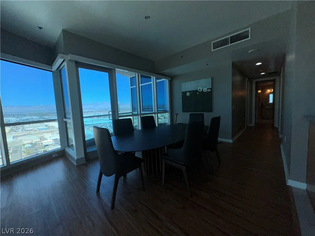 4575 Dean Martin, Las Vegas, NV 89103