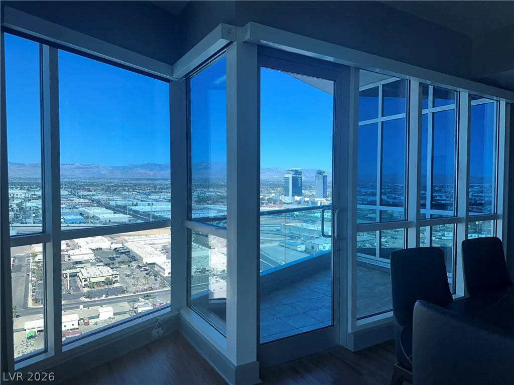 4575 Dean Martin, Las Vegas, NV 89103