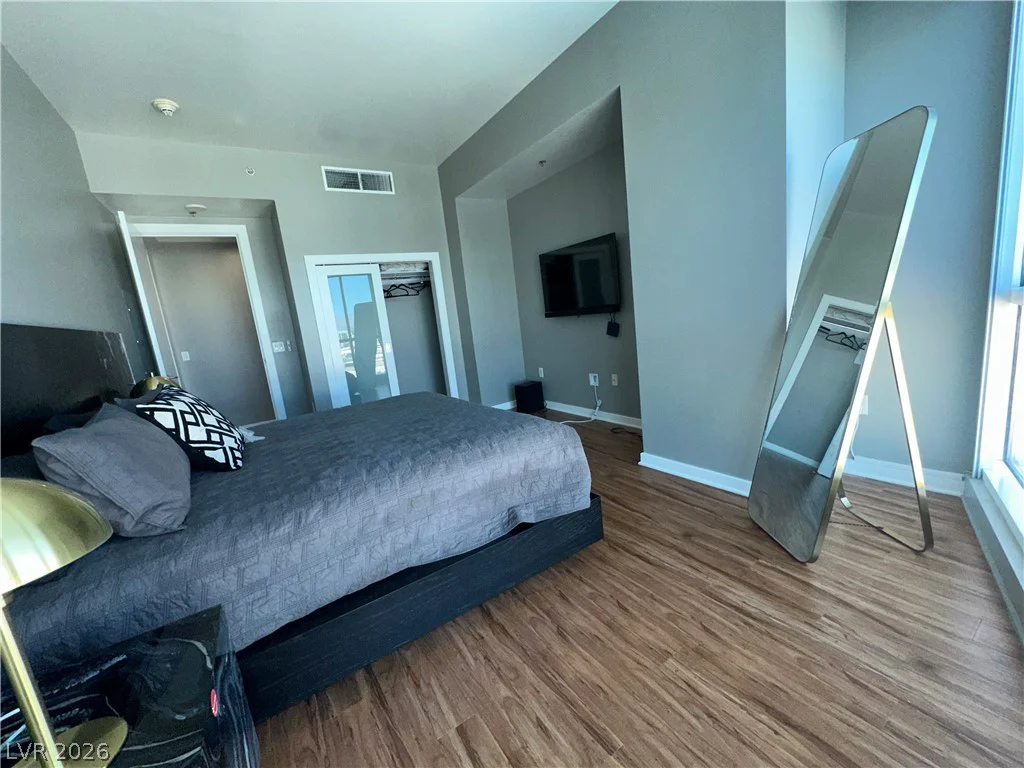 4575 Dean Martin, Las Vegas, NV 89103
