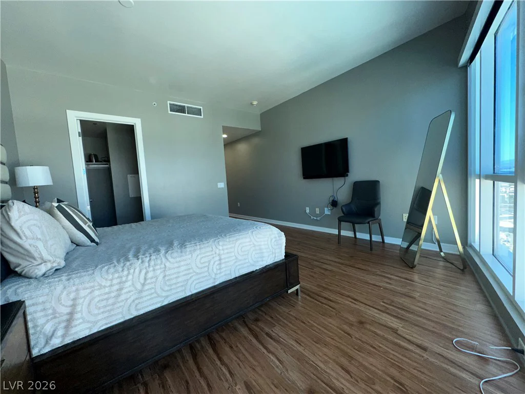 4575 Dean Martin, Las Vegas, NV 89103