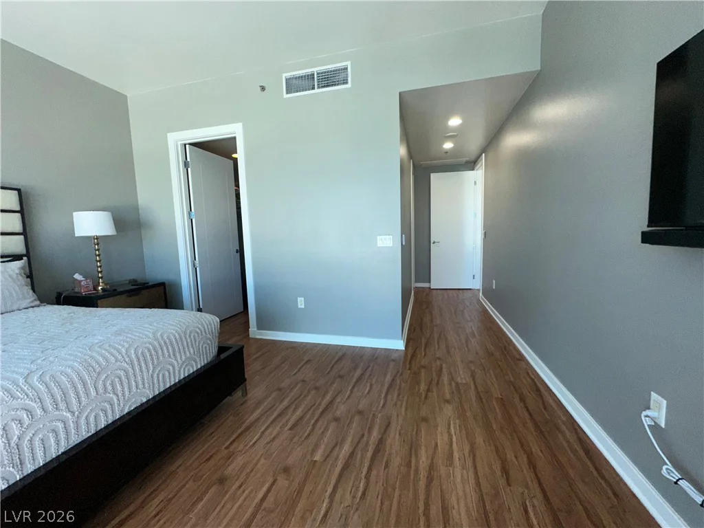 4575 Dean Martin, Las Vegas, NV 89103