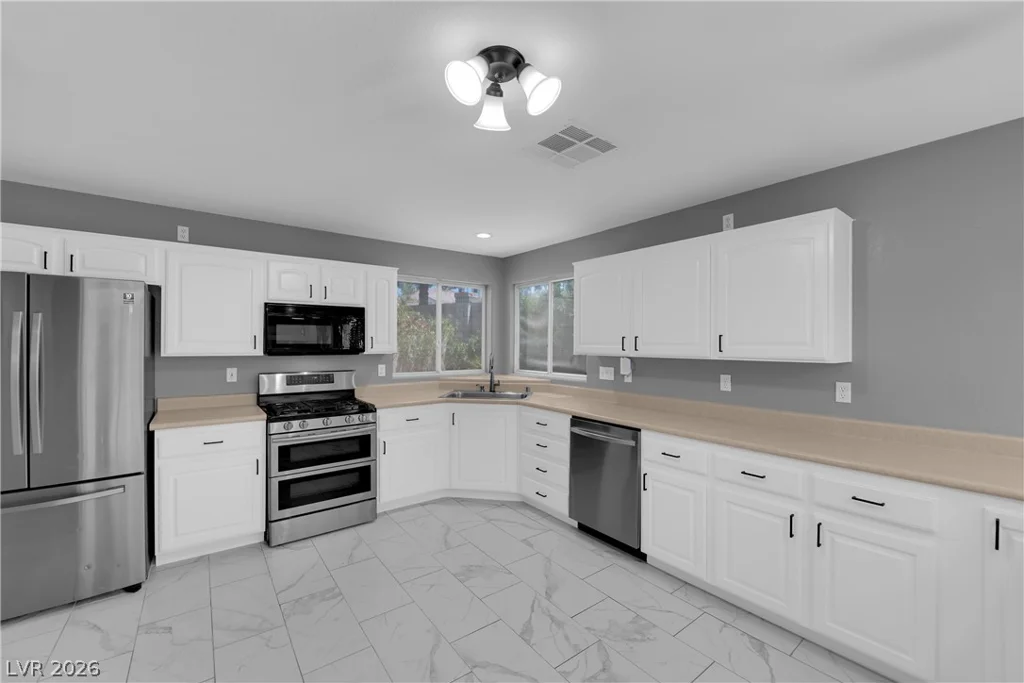 825 Gleamstar, Las Vegas, NV 89123